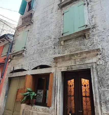 Bed & Breakfast Palace Basilico 1580. Rovigno
