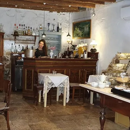 Palace Basilico 1580. Bed & Breakfast Rovigno